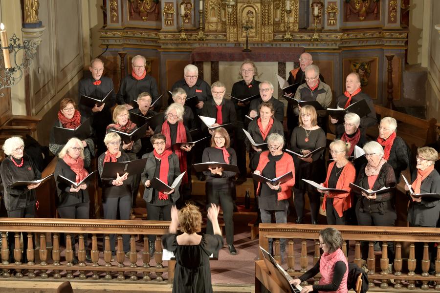 Concert « Couleurs du monde  La Plagne Tarentaise - chorale Accord ’Aime, dirigé par la cheffe de chœur  Véronique Repplinger
