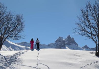 En raquettes à la ferme_Albiez-Montrond - Randonneuses en raquettes