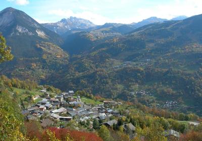 villemartin - Vallée de Bozel : village de Villemartin, versant sud de la vallée des Dorons