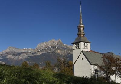 Cordon, son Histoire, son église, ses anecdotes_Cordon - L'Eglise de Cordon et la chaine des Fiz