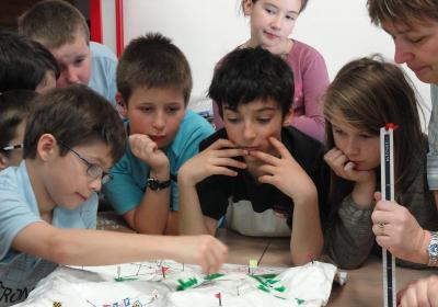 Atelier en famille : "Aménage ta station de ski"_Tignes - Atelier montagne Kit station à l'école de ND des Millières