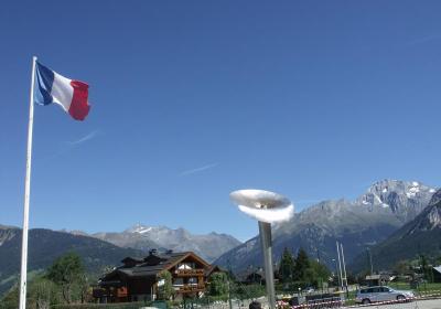 Savoie terre olympique : visite groupes_Albertville - vasque flamme olympique Courchevel