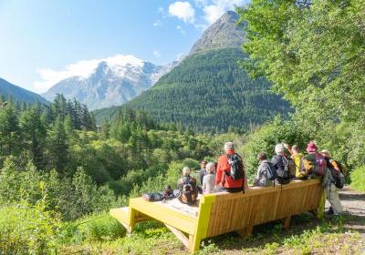 Balade-dégustation à Sollières sur le chemin du Petit Bonheur, entre France et Italie_Val-Cenis - Pays d'art et d'histoire