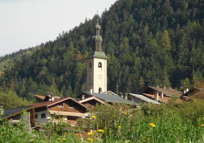 En avant concert, pause baroque à l’église de Macôt : visite guidée._La Plagne Tarentaise - Eglise de Macôt-la Plagne