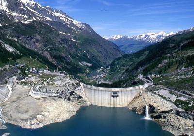 Quand barrage et alpages font bon ménage : groupe scolaires_Chambéry - Barrage de Tignes