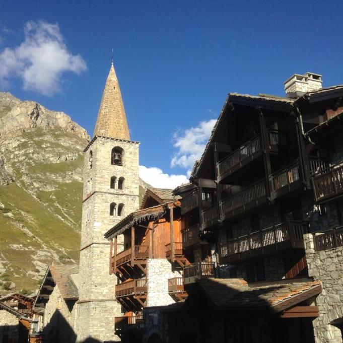 Val d'Isère - village et clocher église St Bernard