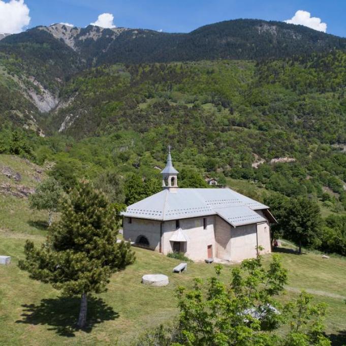 Escapade sensorielle à la chapelle de Montandré_La Tour-en-Maurienne - Chapelle Montandré vue de l'extérieur