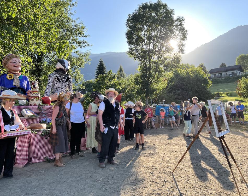 Un appétit de géants avec la Fondation Facim et la compagnie Les Grandes Personnes, Verrens Arvey, juin 2025