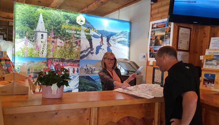 Office de tourisme de Bonneval sur Arc - Intérieur de l'Office de Tourisme