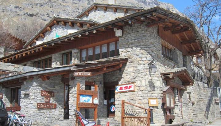 Office de tourisme de Bonneval sur Arc - Vue extérieure en été