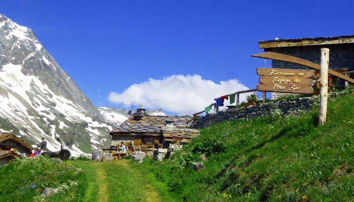 Dans le Massif de la Vanoise - Le refuge de Plan Sec