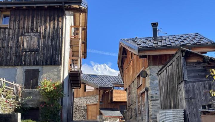 Dans les ruelles de Tincave sur la boucle des hameaux - Bozel - Dans les ruelles de Tincave sur la boucle des hameaux - Bozel