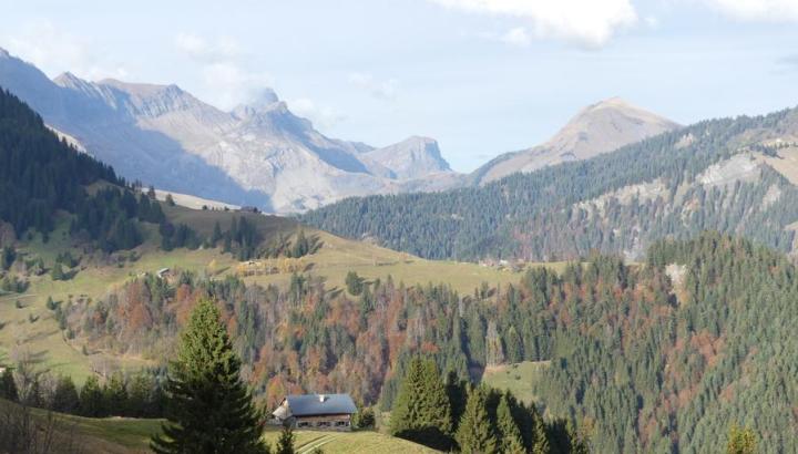 La Bèque_Saint-Nicolas-la-Chapelle - Vue sur les sommets