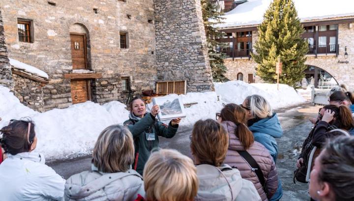 Visite guidée du village de Val d'Isère par une guide de la Facim - Visite guidée du village de Val d'Isère par une guide de la Facim