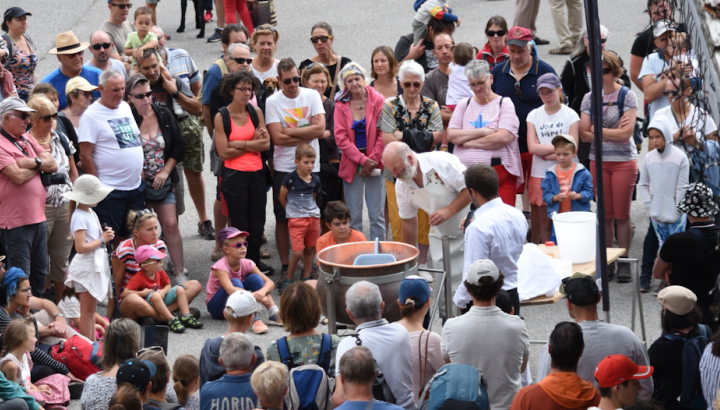 Fête des alpagistes - Démonstration de fabrication de tomme