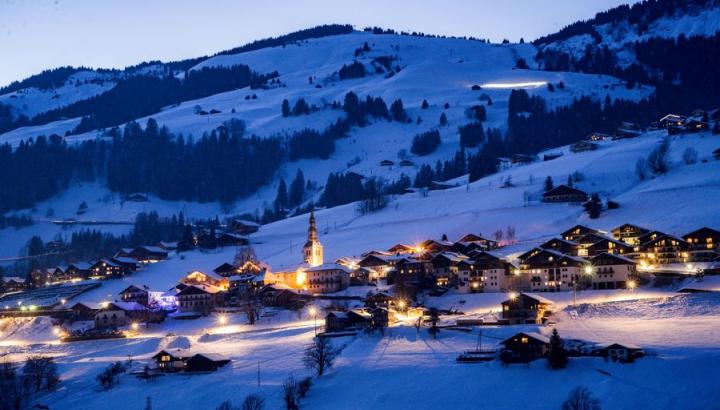 Hauteluce nocturne - Village montagne en hiver nocturne