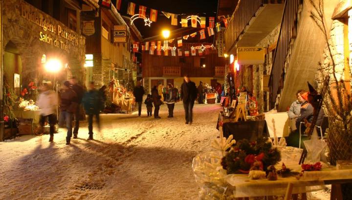 Montchavin - rue principale  période de Noël