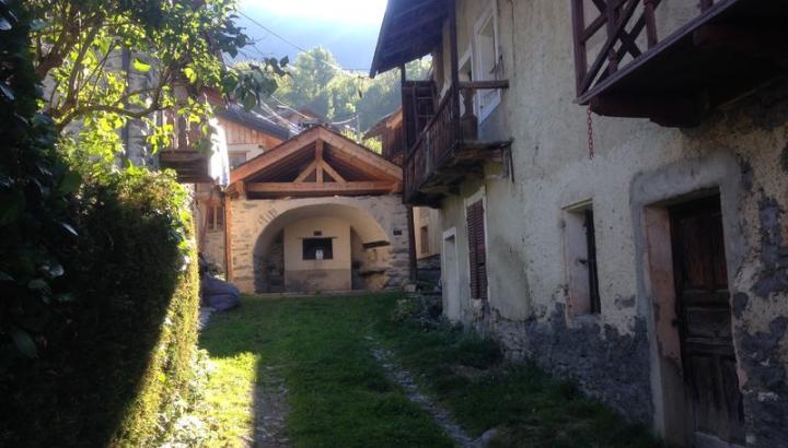 villarnard - hameau de Villarnard : rue et four à pain