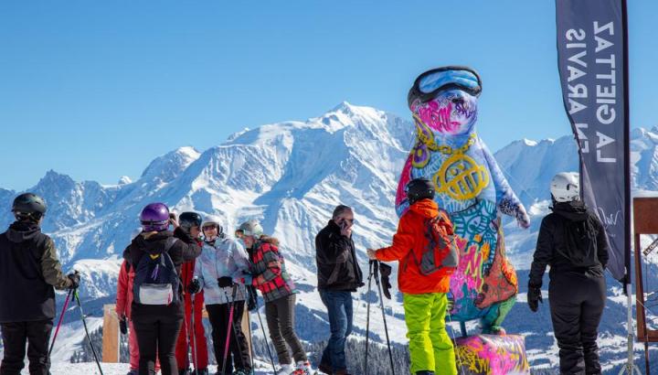 Exposition au sommet de l'oeuvre de Dream Lois - Exposition au sommet de l'oeuvre de Dream Lois