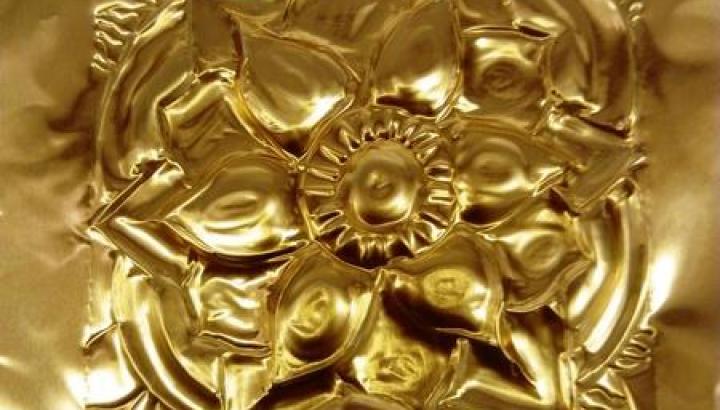 atelier de métal repoussé