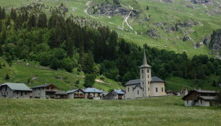 champagny en vanoise - Vallon de Champagny-le-Haut : à la rencontre d'un chevrier et de son troupeau sur le chemin de l'alpage de Lécheron