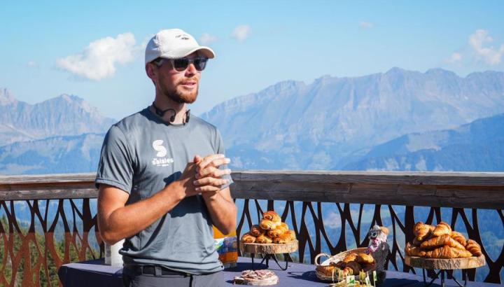 Petit-déjeuner au sommet été, face au Mont Blanc_Les Saisies