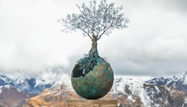 Visite guidée : l'art au sommet à Courchevel, exposition culturelle à ciel ouvert_Courchevel - Visite guidée : l'art au sommet à Courchevel avec Andrea Roggi