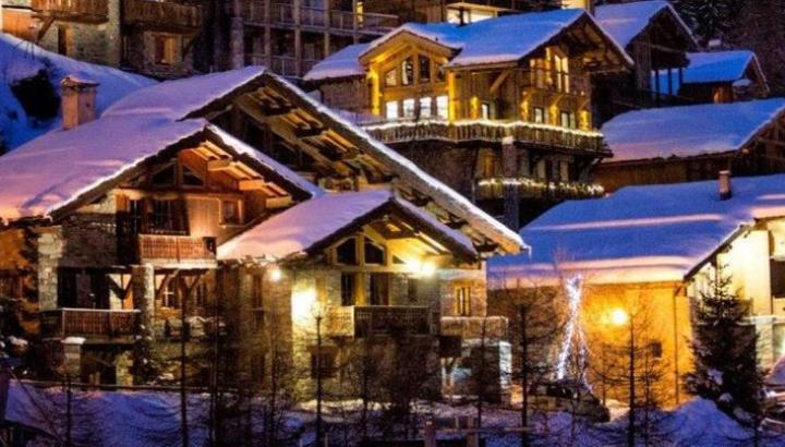 Chalets de la station - nocturne