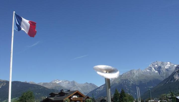 Savoie terre olympique : visite groupes_Albertville - vasque flamme olympique Courchevel