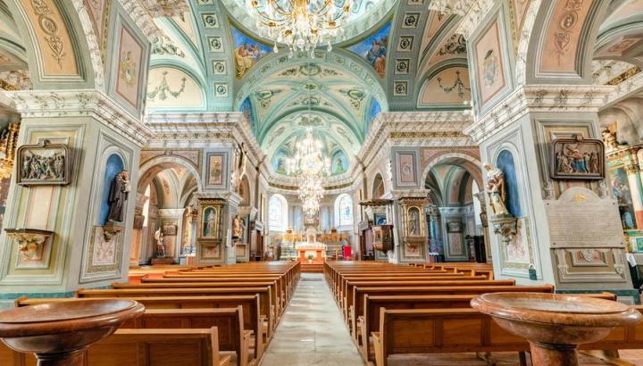 Eglise Notre-Dame de l'Assomption à Lanslebourg Val Cenis - Intérieur de l'église baroque