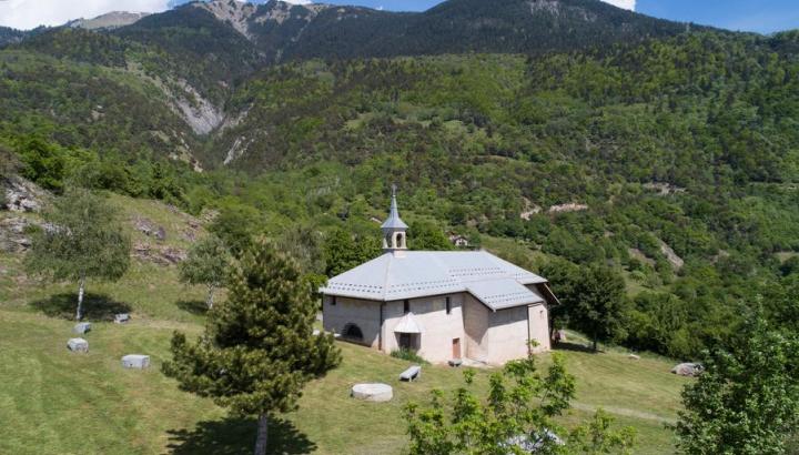 Escapade sensorielle à la chapelle de Montandré_La Tour-en-Maurienne - Chapelle Montandré vue de l'extérieur