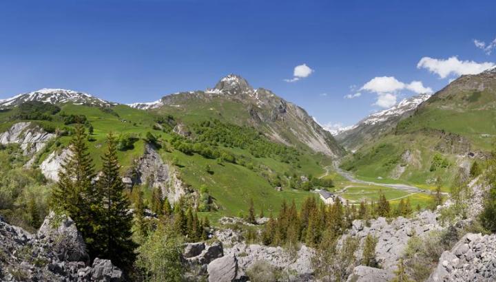 La vallée des glaciers, le village des Chapieux - La vallée des glaciers, le village des Chapieux