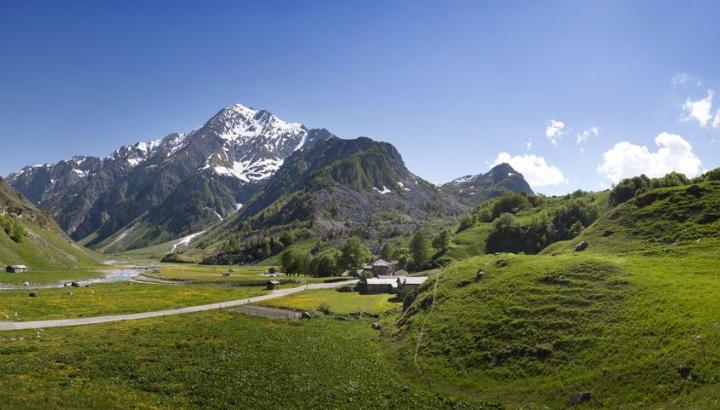 La vallée des glaciers, le village des Chapieux - La vallée des glaciers, le village des Chapieux