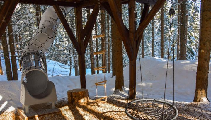 Cabanes entre Terre et Ciel - Cabanes entre Terre et Ciel - Cabane du Ruisseau et ses jeux pour enfants