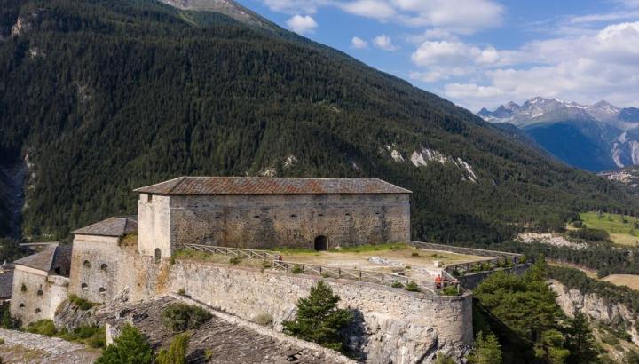 Bâtiment du fort Victor-Emmanuel - Forts de l'Esseillon - Vue sur la partie haute du fort