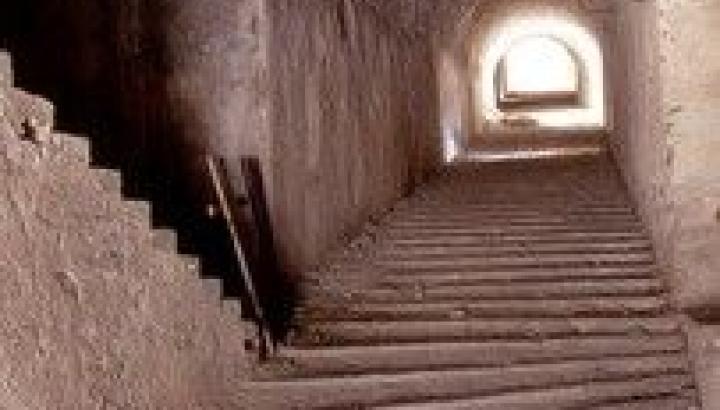 esseillon-9 fort victor emmanuel-  pascal lemaitre-fondation facim - Escaliers intérieurs du Fort Victor-Emmanuel à Aussois