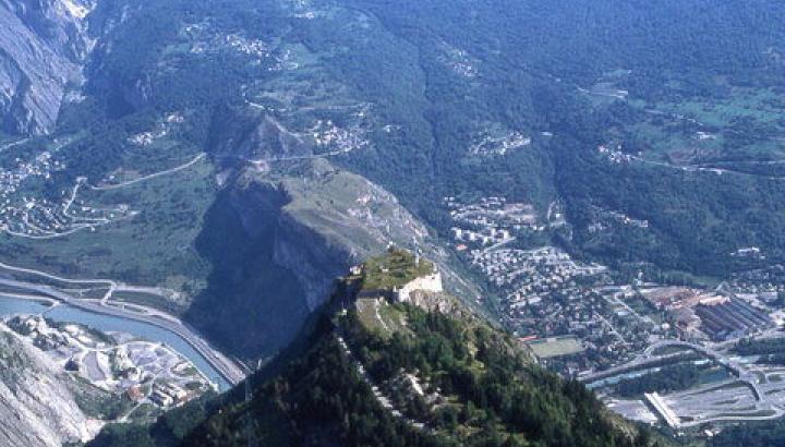 Valloire - Fort du Télégraphe - Le Fort surplombe la vallée de la Maurienne
