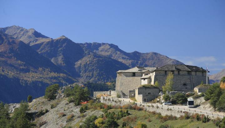 Fort Marie-Christine - Forts de l'Esseillon Aussois Savoie - Vue extérieure été sur le fort Marie-Christine