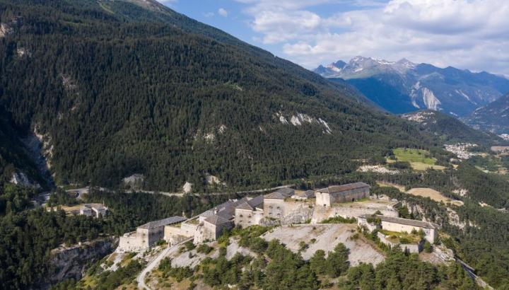 La barrière de l'Esseillon en Savoie - Vue générale été sur les forts