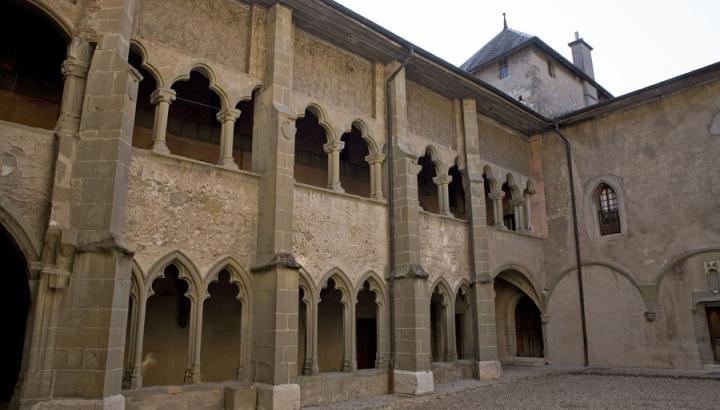 prieurébourgetdulac-aixlesbainsrivieradesalpes-cloitre - prieurébourgetdulacaixlesbainsrivieradesalpescloitre