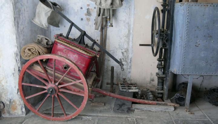visite historique du fort du télégraphe - vieille brouette au fort du télégraphe