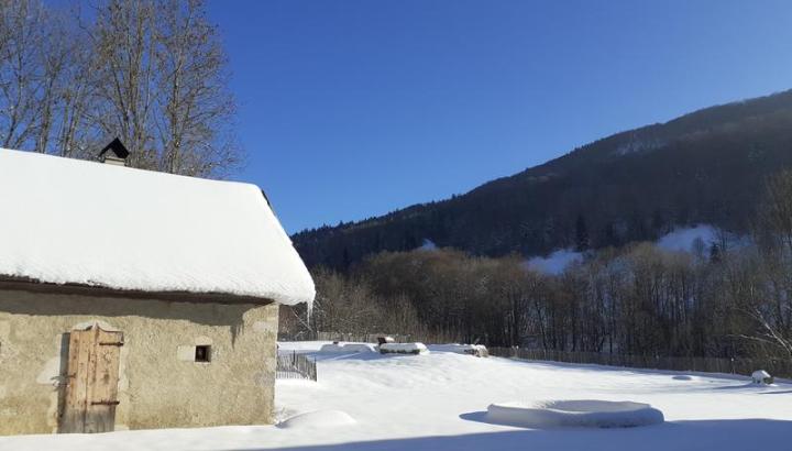 Le four à pain sous la neige - Le four à pain sous la neige