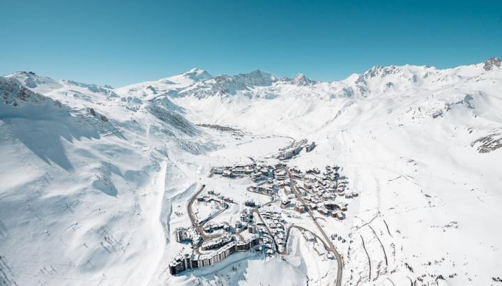 Vue aérienne hiver - Vue générale de Tignes 2100
