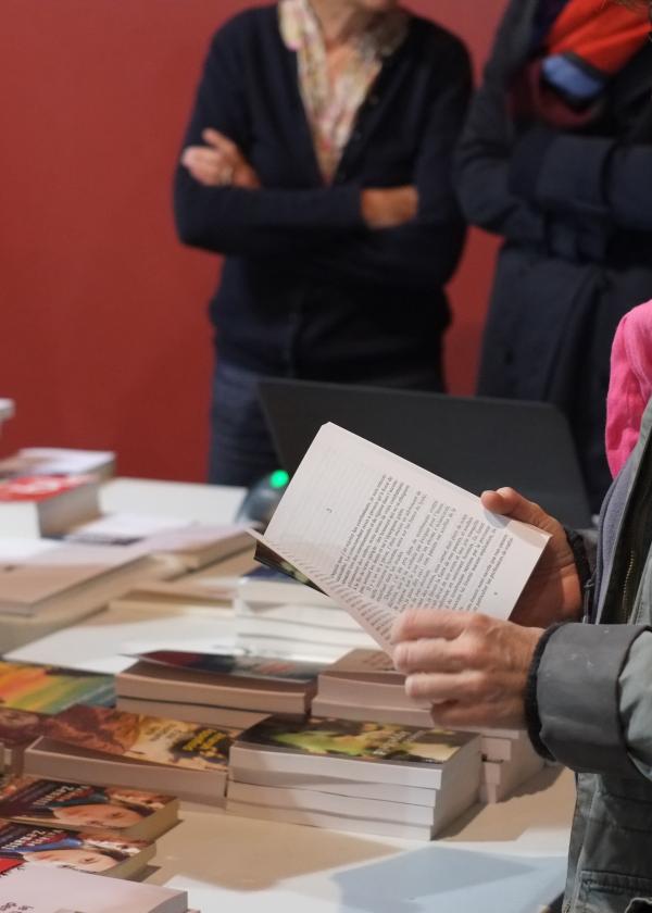 Saison littéraire de la Fondation Facim_stand de livres